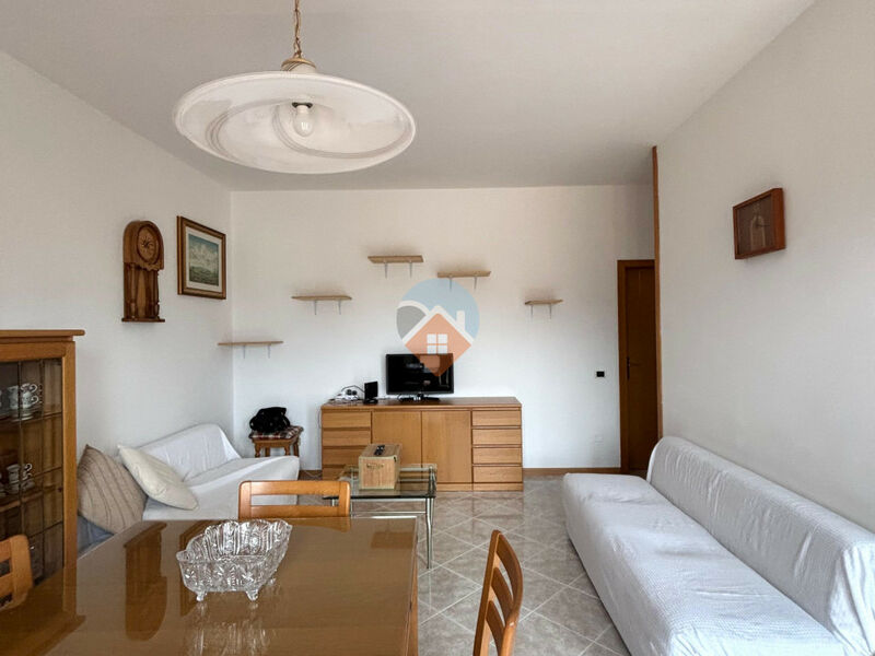 Isera - Trilocale con Terrazza, cantina e garage!