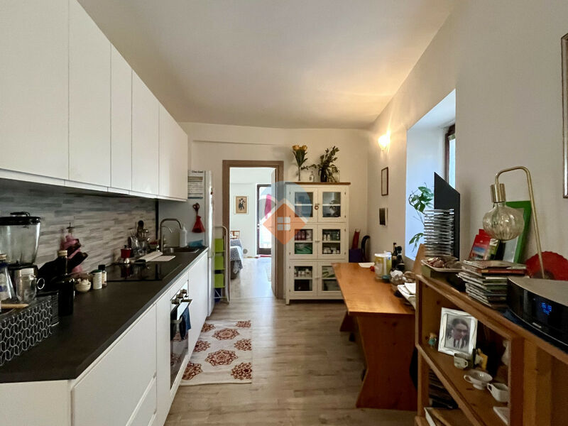 Rovereto - ampio due camere con due balconi e cantina