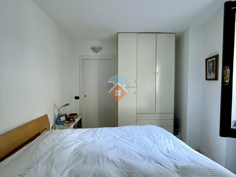 Rovereto - ampio due camere con due balconi e cantina