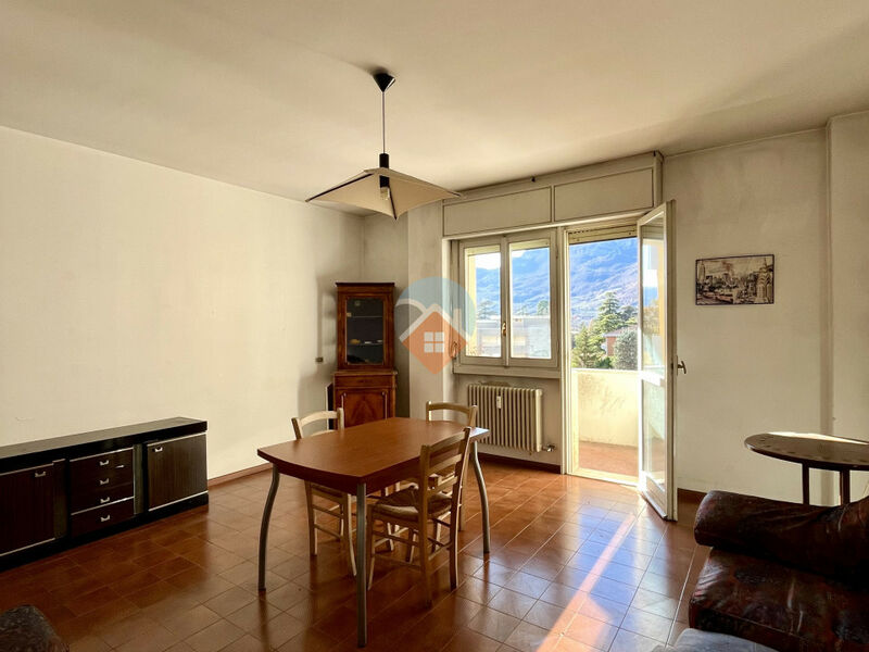 Rovereto - ampio tre camere con due bagni, cantina e garage