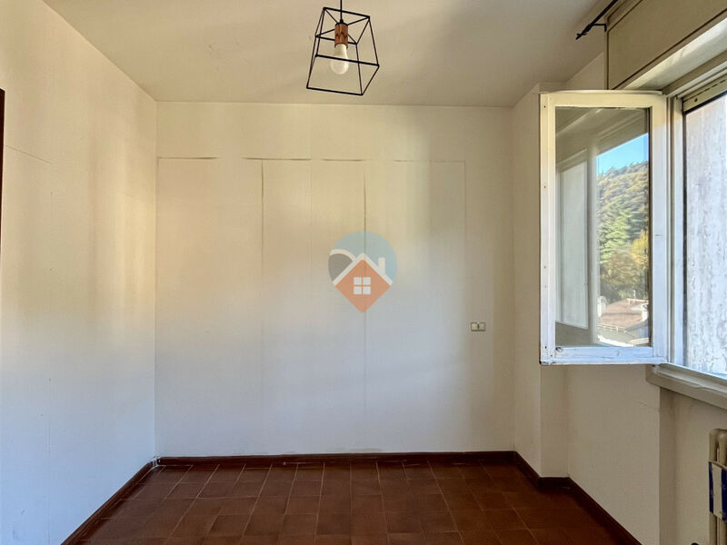 Rovereto - ampio tre camere con due bagni, cantina e garage