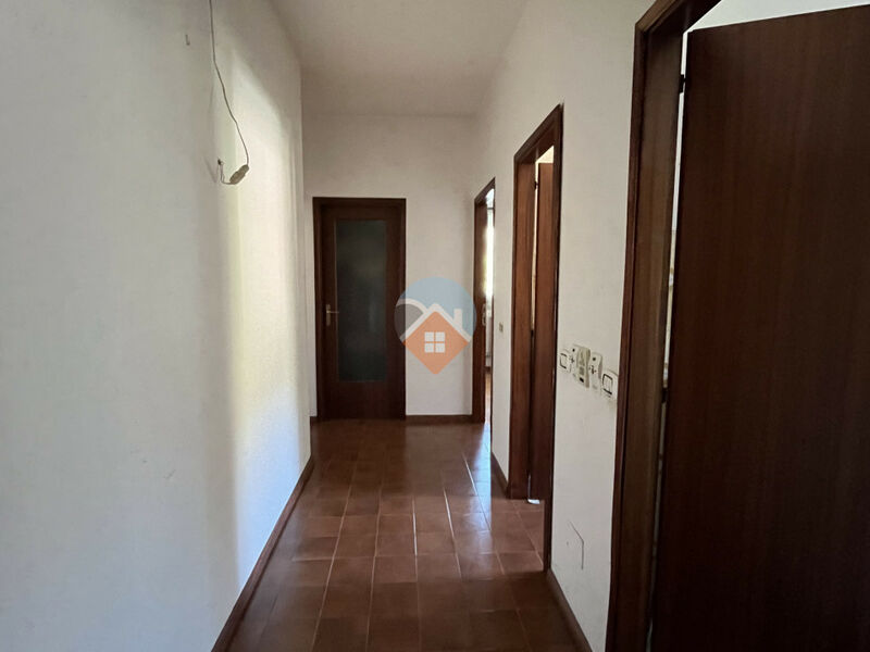 Rovereto - ampio tre camere con due bagni, cantina e garage