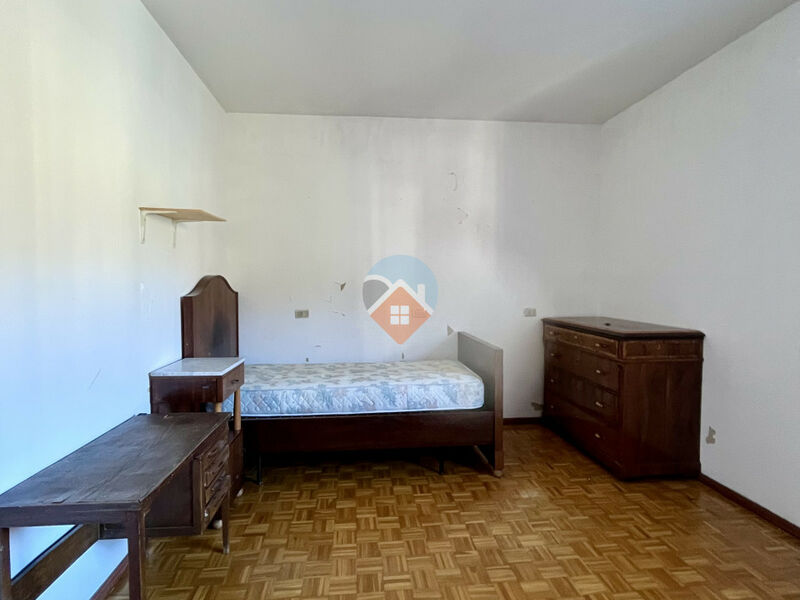 Rovereto - ampio tre camere con due bagni, cantina e garage