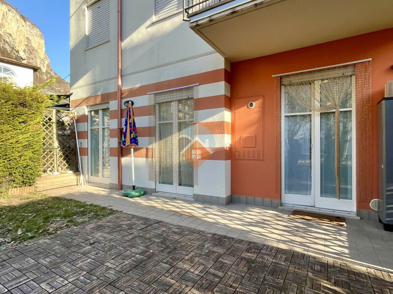 Mori - bilocale ammobiliato con giardino e garage