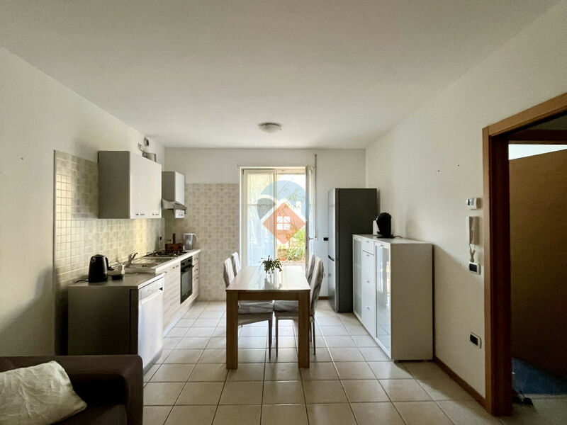 Mori - bilocale ammobiliato con giardino e garage