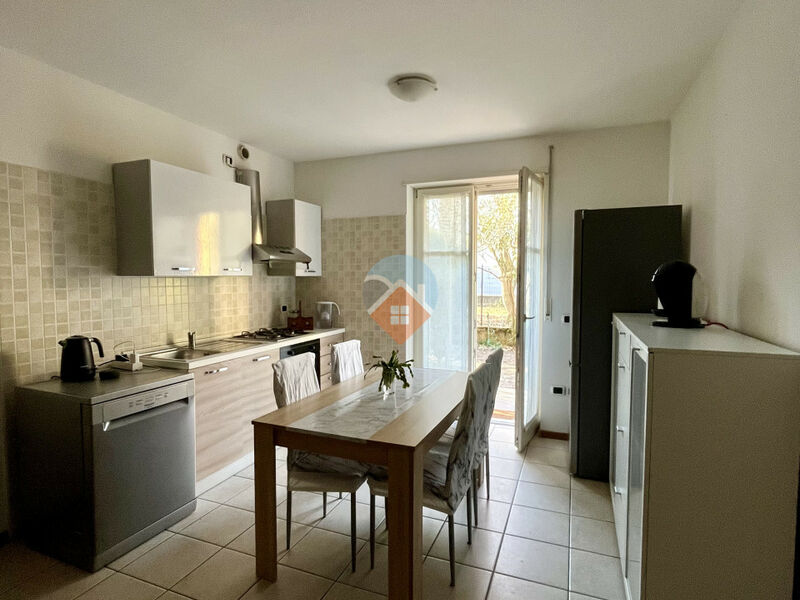 Mori - bilocale ammobiliato con giardino e garage