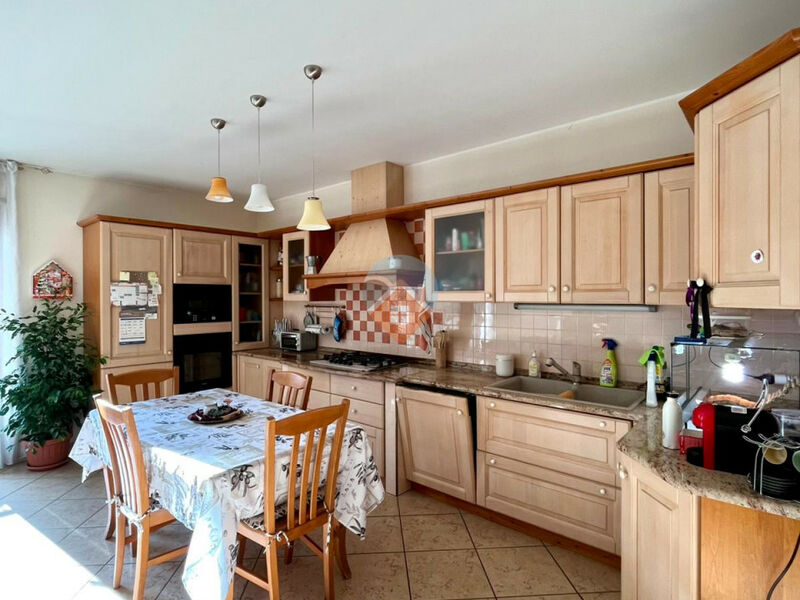 Ala - Spazioso Appartamento Quadrilocale in Vendita ad Ala