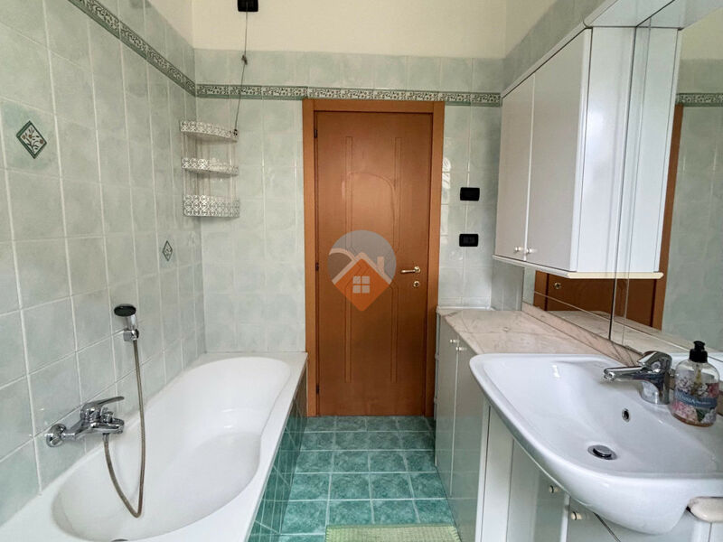 Rovereto - Sacco - AMPIO quadrilocale SOLEGGIATO!