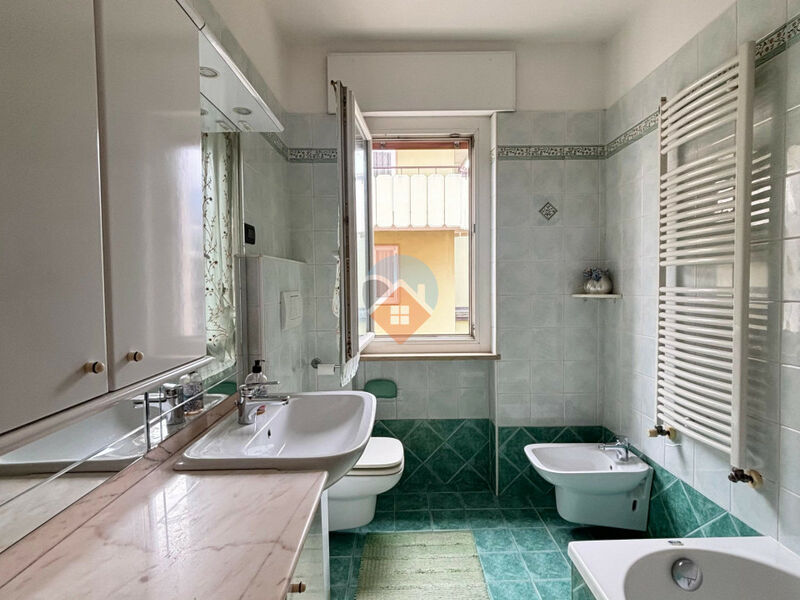 Rovereto - Sacco - AMPIO quadrilocale SOLEGGIATO!