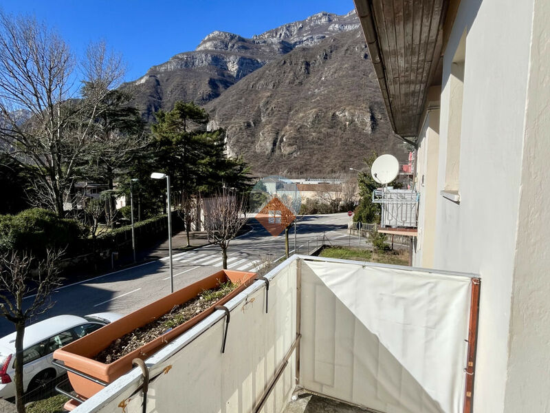 Ala - Appartamento Trilocale da Ristrutturare in Centro ad Ala