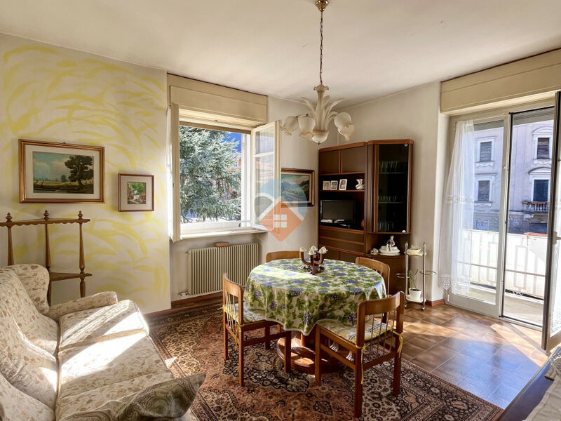 Ala - Appartamento Trilocale da Ristrutturare in Centro ad Ala