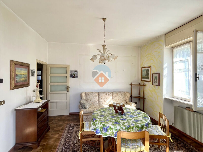 Ala - Appartamento Trilocale da Ristrutturare in Centro ad Ala