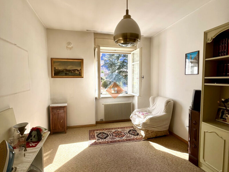 Ala - Appartamento Trilocale da Ristrutturare in Centro ad Ala