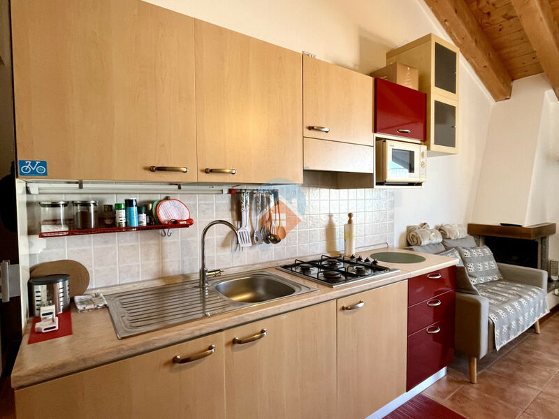 Brentonico - bilocale con garage ammobiliato