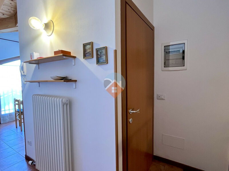 Brentonico - bilocale con garage ammobiliato