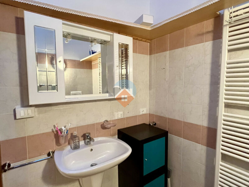 Brentonico - bilocale con garage ammobiliato