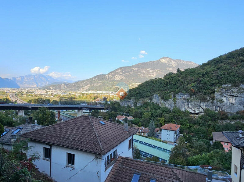 Trento - Ampio appartamento duplex con giardino e vista panoramica a Piedicastello, Trento