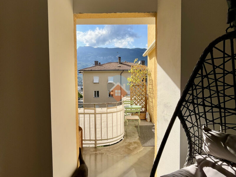 Rovereto - 3 camere ristrutturato con terrazza, cantina e due posti auto