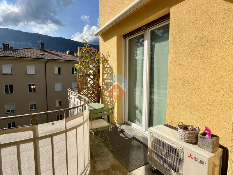 Rovereto - 3 camere ristrutturato con terrazza, cantina e due posti auto