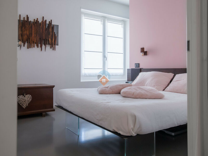 Rovereto - 3 camere ristrutturato con terrazza, cantina e due posti auto