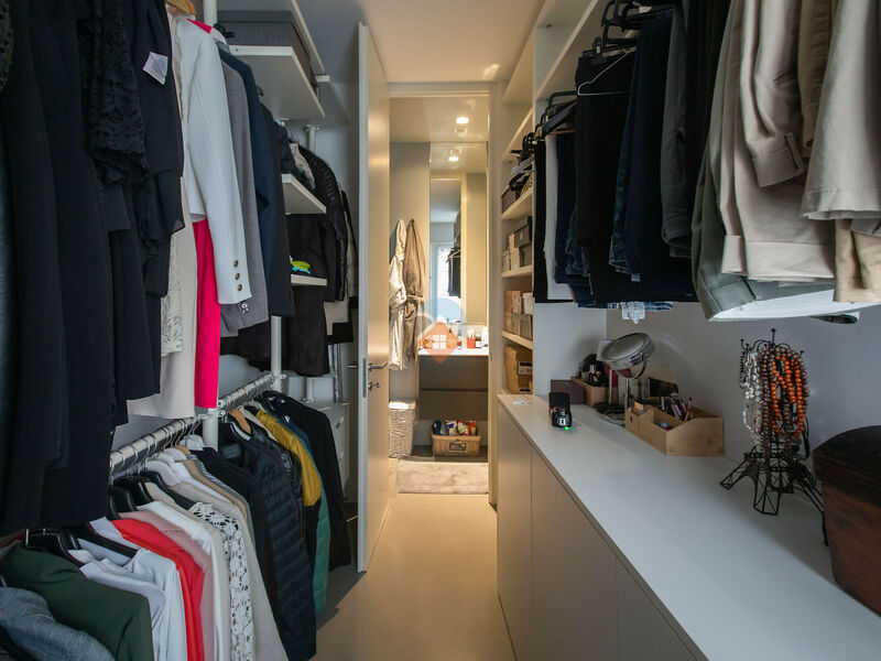 Rovereto - 3 camere ristrutturato con terrazza, cantina e due posti auto