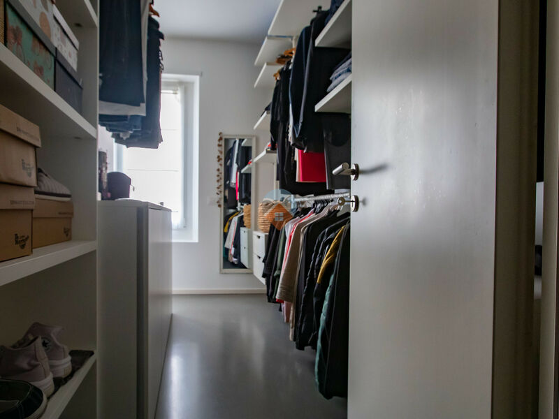 Rovereto - 3 camere ristrutturato con terrazza, cantina e due posti auto