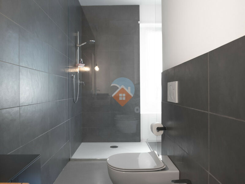 Rovereto - 3 camere ristrutturato con terrazza, cantina e due posti auto