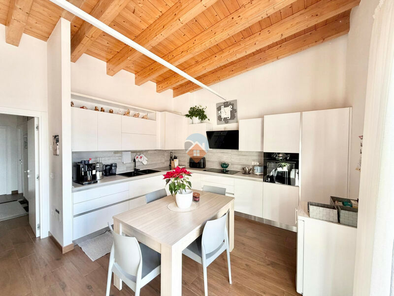 Predaia - Quadrilocale SEMINUOVO con box doppio, stube ecc...