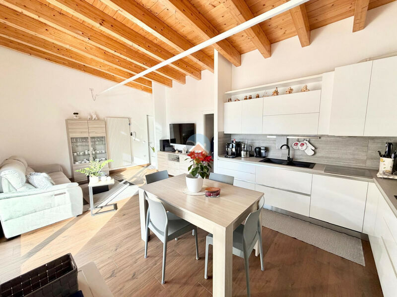 Predaia - Quadrilocale SEMINUOVO con box doppio, stube ecc...