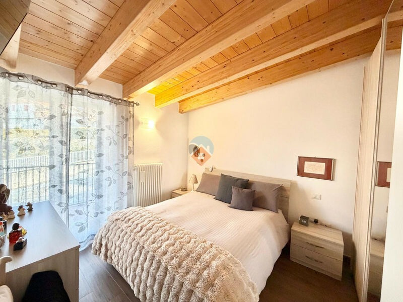 Predaia - Quadrilocale SEMINUOVO con box doppio, stube ecc...