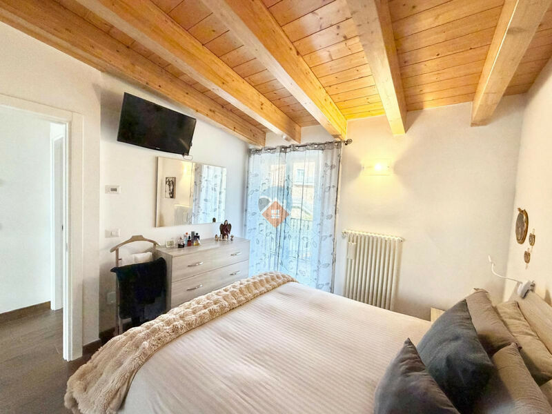 Predaia - Quadrilocale SEMINUOVO con box doppio, stube ecc...