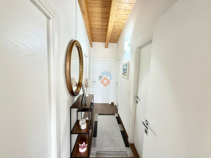 Predaia - Quadrilocale SEMINUOVO con box doppio, stube ecc...