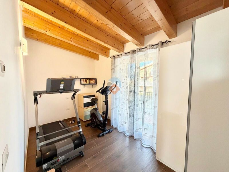 Predaia - Quadrilocale SEMINUOVO con box doppio, stube ecc...