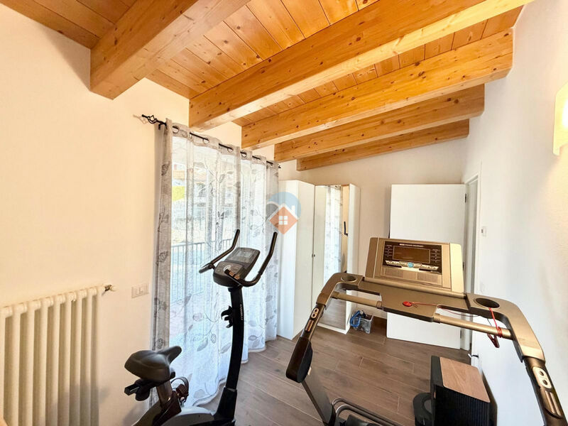 Predaia - Quadrilocale SEMINUOVO con box doppio, stube ecc...