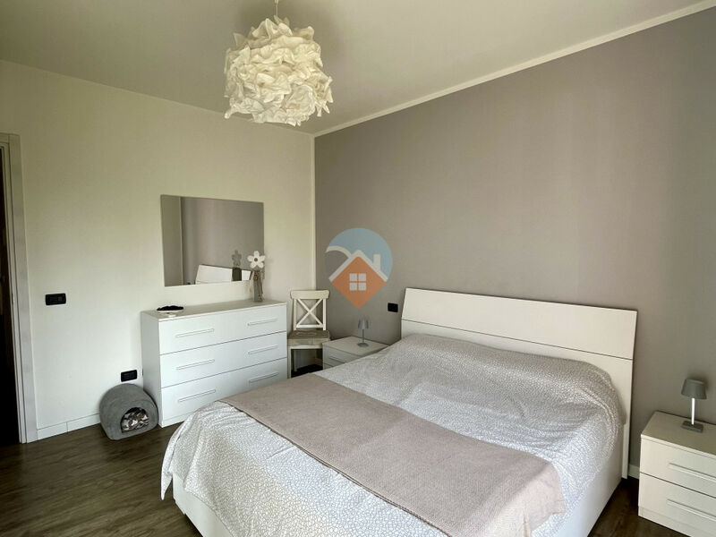 Castelnuovo del Garda - Bilocale con ampio giardino e cantina