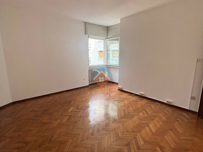 Rovereto - Quadrilocale in centro con GARAGE e terrazzino!