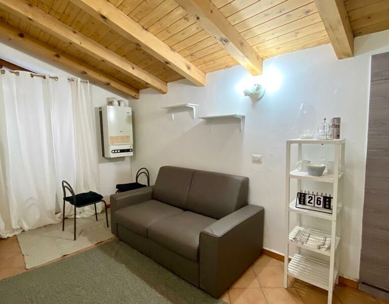 Volano - Monolocale Locato in Vendita a Volano - Ottima Opportunità di Investimento