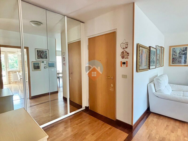 Rovereto - Ampio ed elegante quadrilocale con Terrazza!