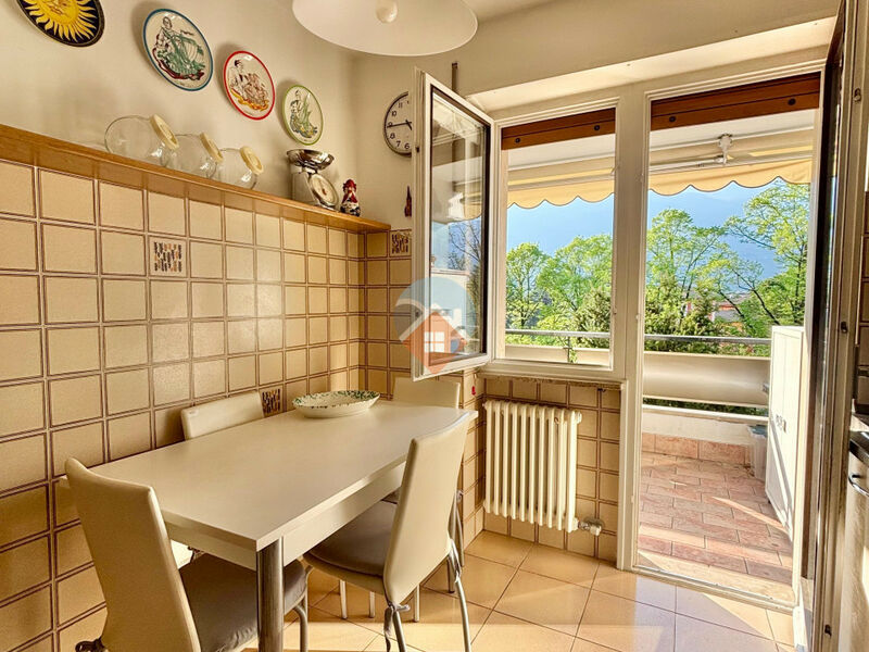 Rovereto - Ampio ed elegante quadrilocale con Terrazza!