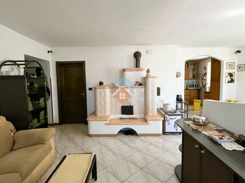 Rovereto - ampio appartamento con pertinenze e due terrazze