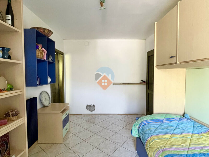 Rovereto - ampio appartamento con pertinenze e due terrazze
