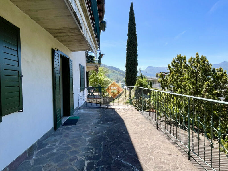 Rovereto - ampio appartamento con pertinenze e due terrazze