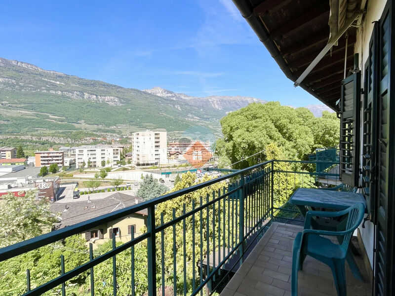 Rovereto - ampio 3 camere con poggioli e cantina