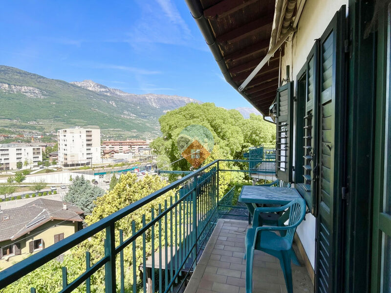 Rovereto - ampio 3 camere con poggioli e cantina