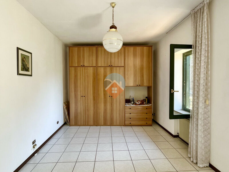 Rovereto - ampio 3 camere con poggioli e cantina