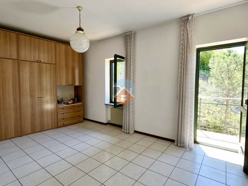 Rovereto - ampio 3 camere con poggioli e cantina