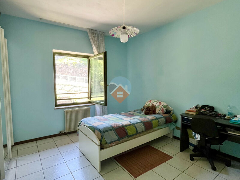 Rovereto - ampio 3 camere con poggioli e cantina