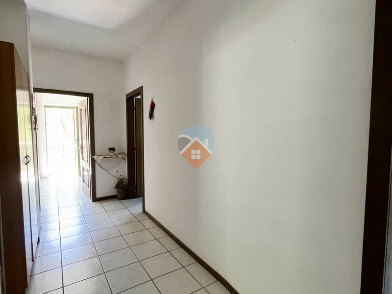 Rovereto - ampio 3 camere con poggioli e cantina