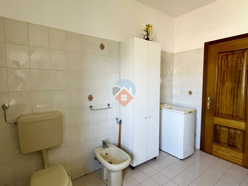 Rovereto - ampio 3 camere con poggioli e cantina