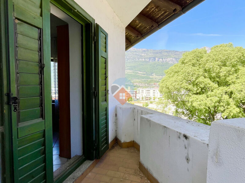 Rovereto - ampio 3 camere con poggioli e cantina